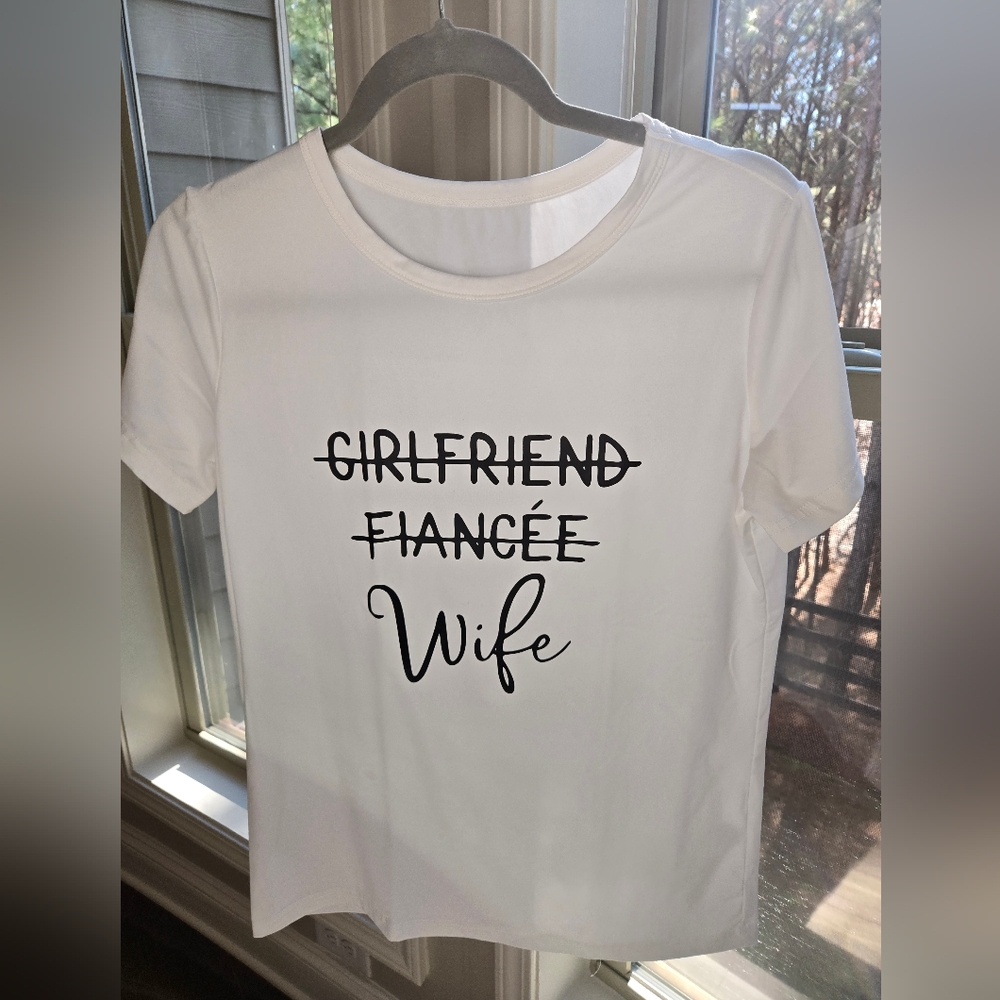 🌟Bridal White Graphic Tee girlfriend, Fiance, Wife Size Small - Picture 2 of 2